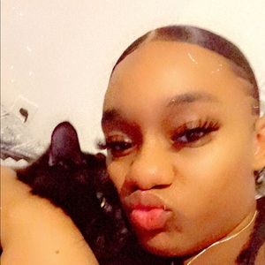 Meet your Posher, Renee